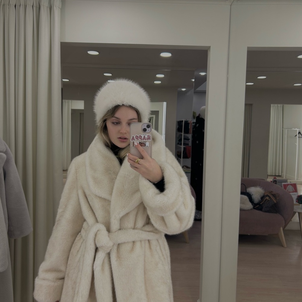 Meet your Posher, Anastasia